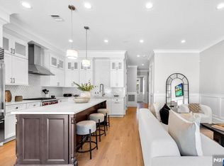 12 Gabriel Ct #12, Paramus, NJ 07652