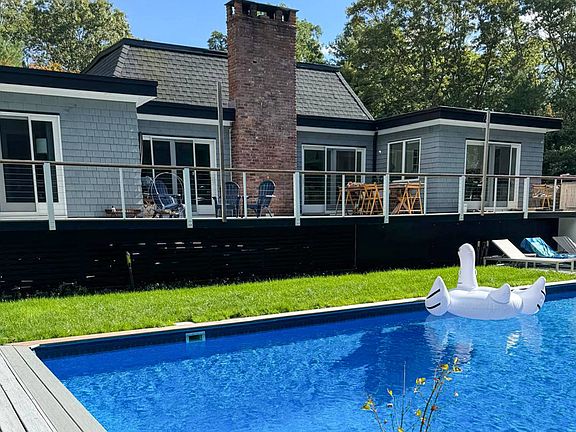 5th image of 26 Shorewood Dr