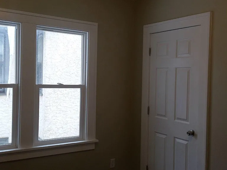 Smaller bedroom (can be used as office space)