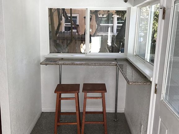 5th image of 519 W 9th St