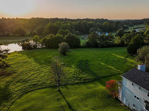 3rd image of 216 Welcome To Sargent Rd