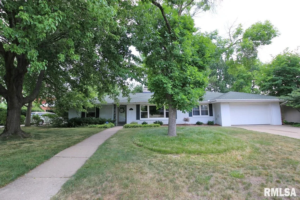 431 W Greenway Pl photo 1