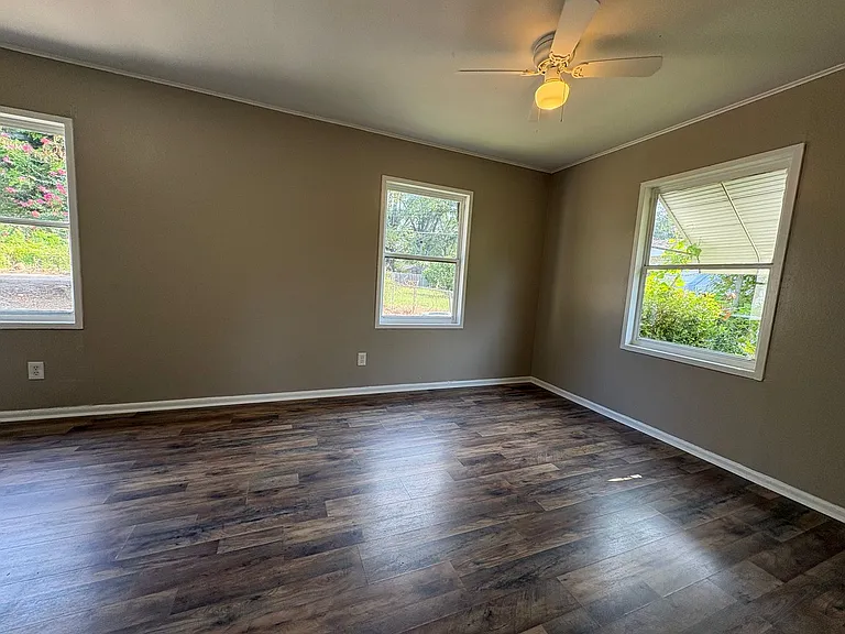 3044 Amherst St — Photo 13