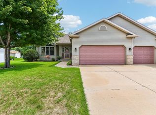 808 Hanksfield Pl, Prairie Du Sac, WI 53578