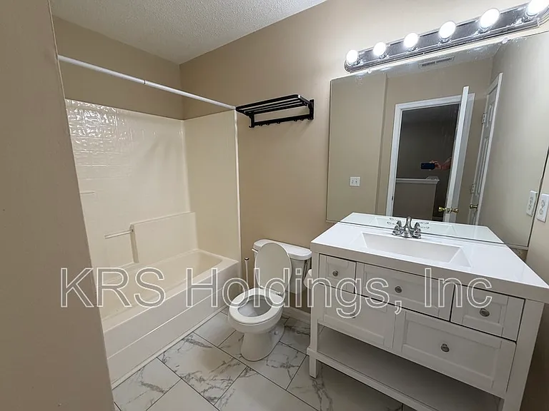 940 Allendale Dr — Photo 10