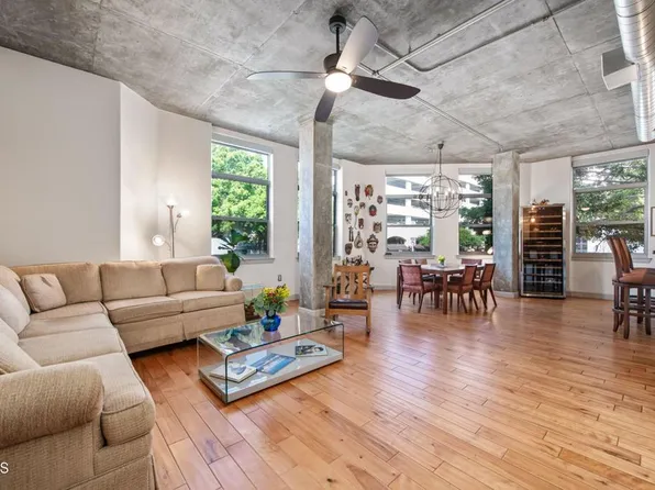 840 E Green St Unit 215, Pasadena, CA 91101