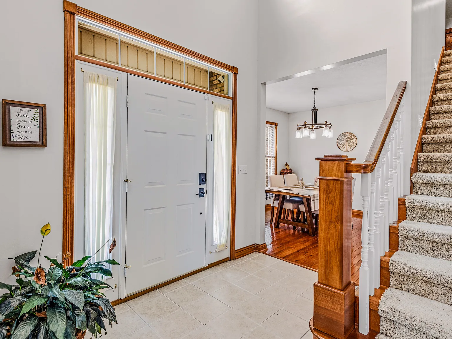 5 bed, 4281 sqft, $3,650 — Photo 4