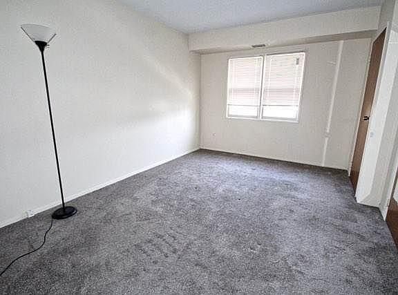 3rd image of 165 Cromwell Ave #4