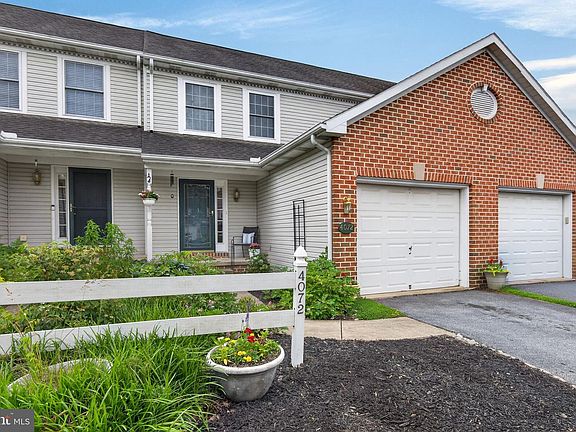 2nd image of 4072 Laurel Ln