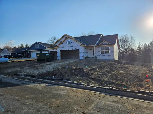 318 9th Ave NW, Lonsdale, MN 55046