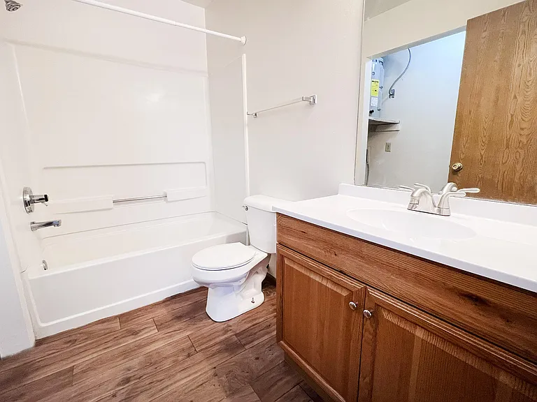 Wyndemere Apartments — Photo 67