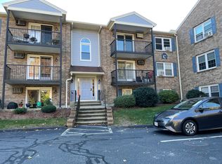 610 S Franklin St APT C304, Holbrook, MA 02343