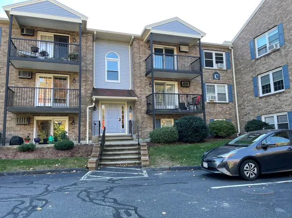 610 S Franklin St APT C304, Holbrook, MA 02343