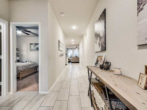3rd image of 3006 Montrose Ct