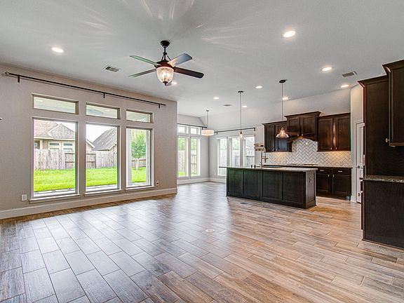 4th image of 13937 Naples Park Ct