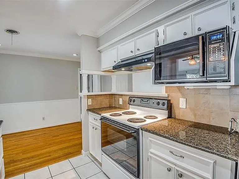 2322 Ansbury Dr — Photo 6