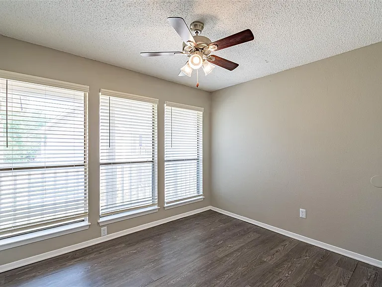 806 Treadwell Ct #806B — Photo 12