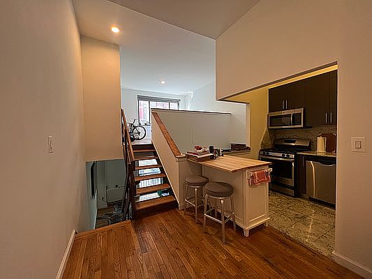 3rd image of 10 Jones St APT 3E