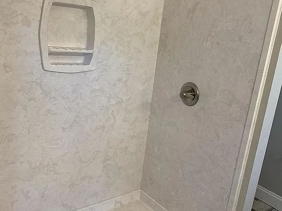 3rd image of 304 Allen Ave