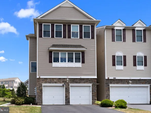 149 Saddlebrook Dr, Bensalem, PA 19020