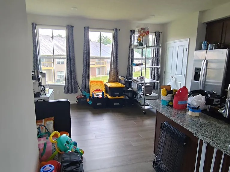 1048 Steamboat Dr — Photo 11
