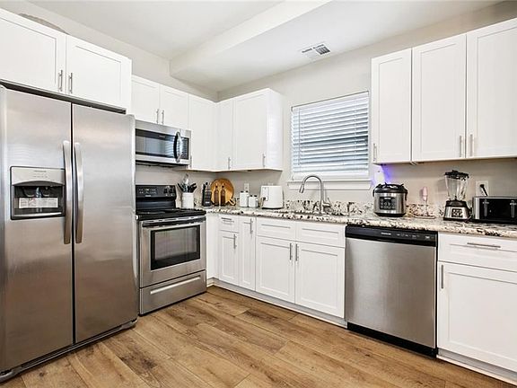 4th image of 1045 Orange Blossom Ln