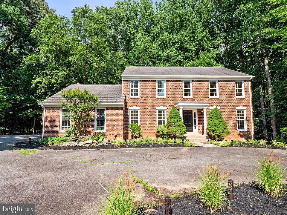 1st image of 4925 Novak Ln