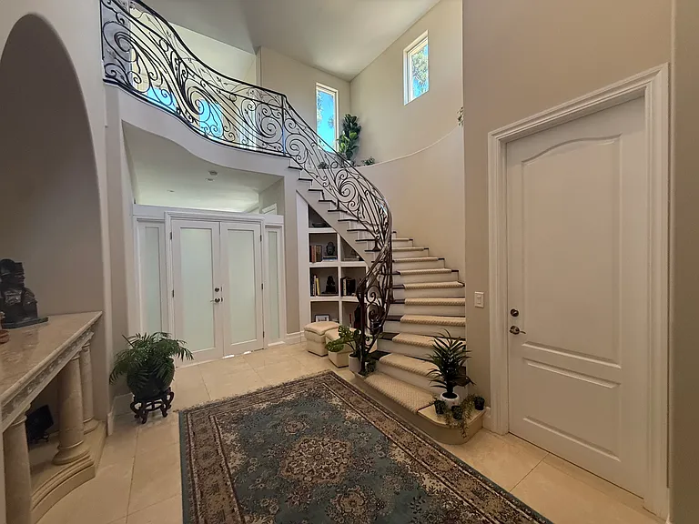 6 Willowbrook — Photo 4