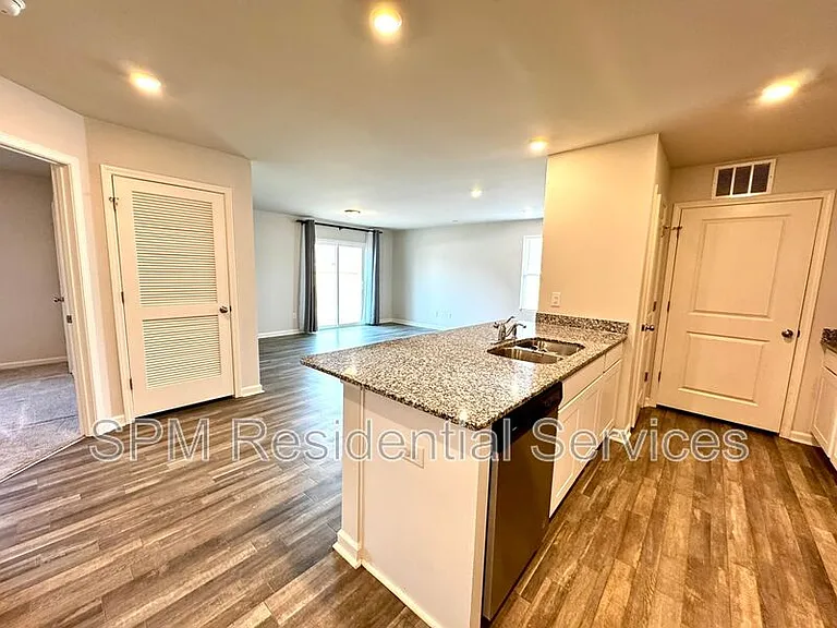 2161 Bayside Dr SW — Photo 8
