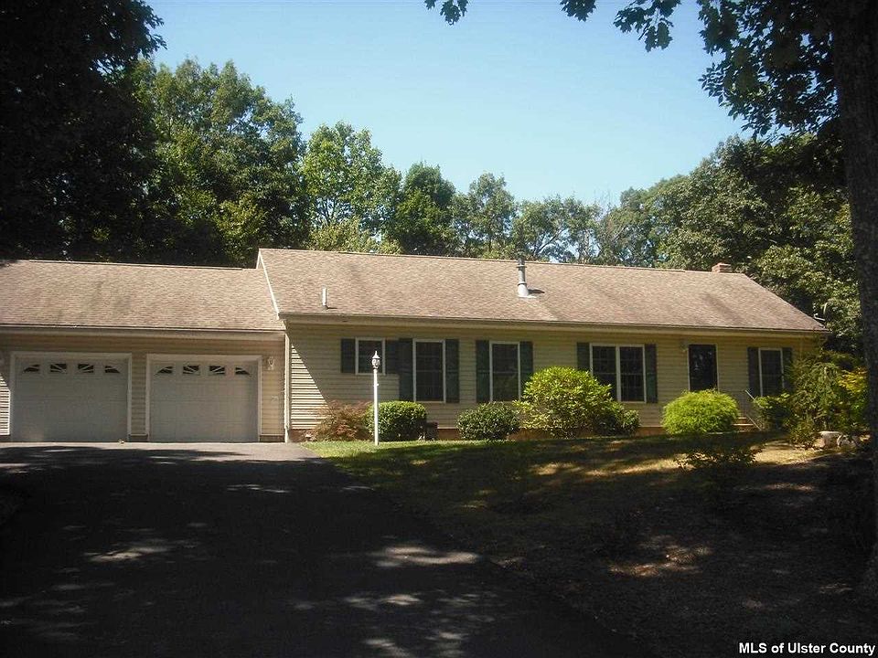 1st image of 2 Lauretta Dr