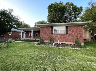 3703 Sourwood Ct, Louisville, KY 40220