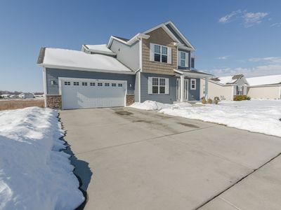 1104 Red Oak Cir, Johnson Creek, WI, 53094