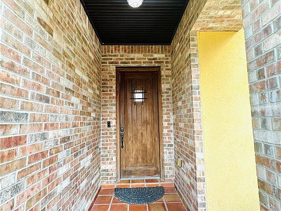2nd image of 3603 Florencia Ct