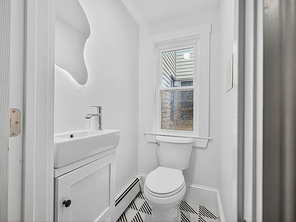 5th image of 102 Woodstock St #2B