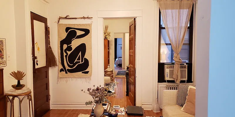 Rented by MCR Realty | media 16