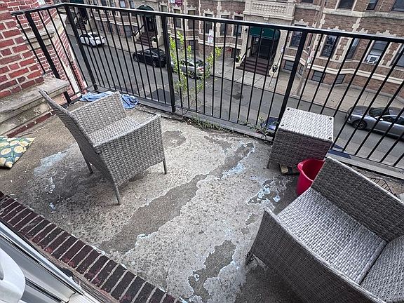 5th image of 172 Kelton St #3