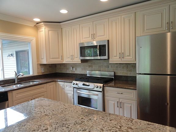 5th image of 5877 S Bradley Ct