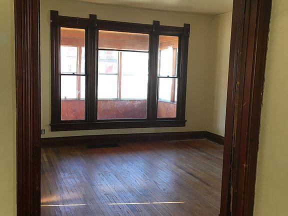 3rd image of 1101 Grand Ave