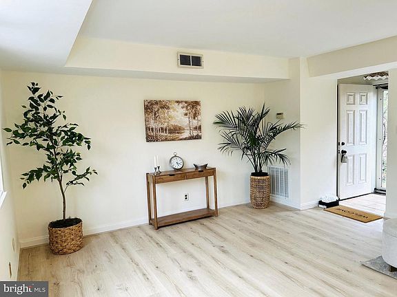 5th image of 8542 Manchester Rd Unit 1-6