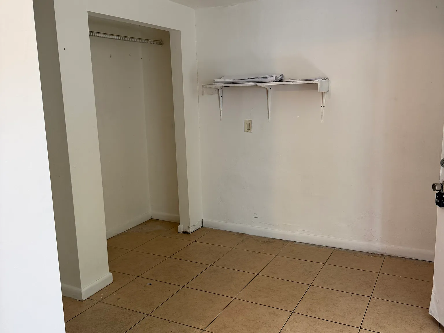 1 bed, 350 sqft, $1,000 — Photo 2