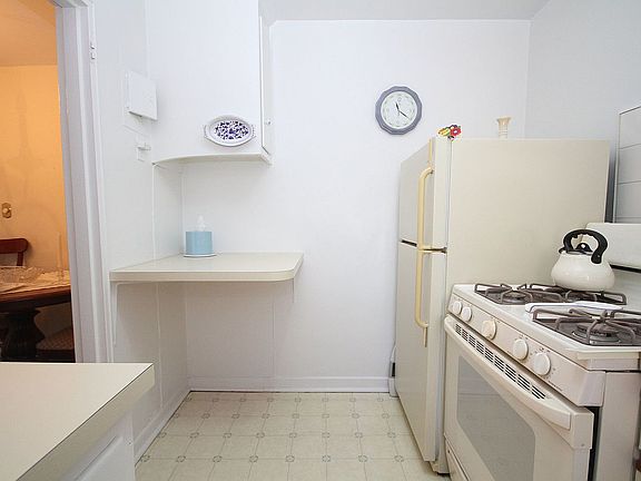 4th image of 52-24 65th Pl Unit 4E