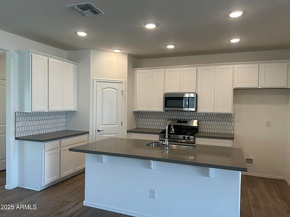 3rd image of 17176 W CORRINE Drive