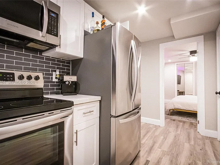 227 SW 30th Ave #A — Photo 5