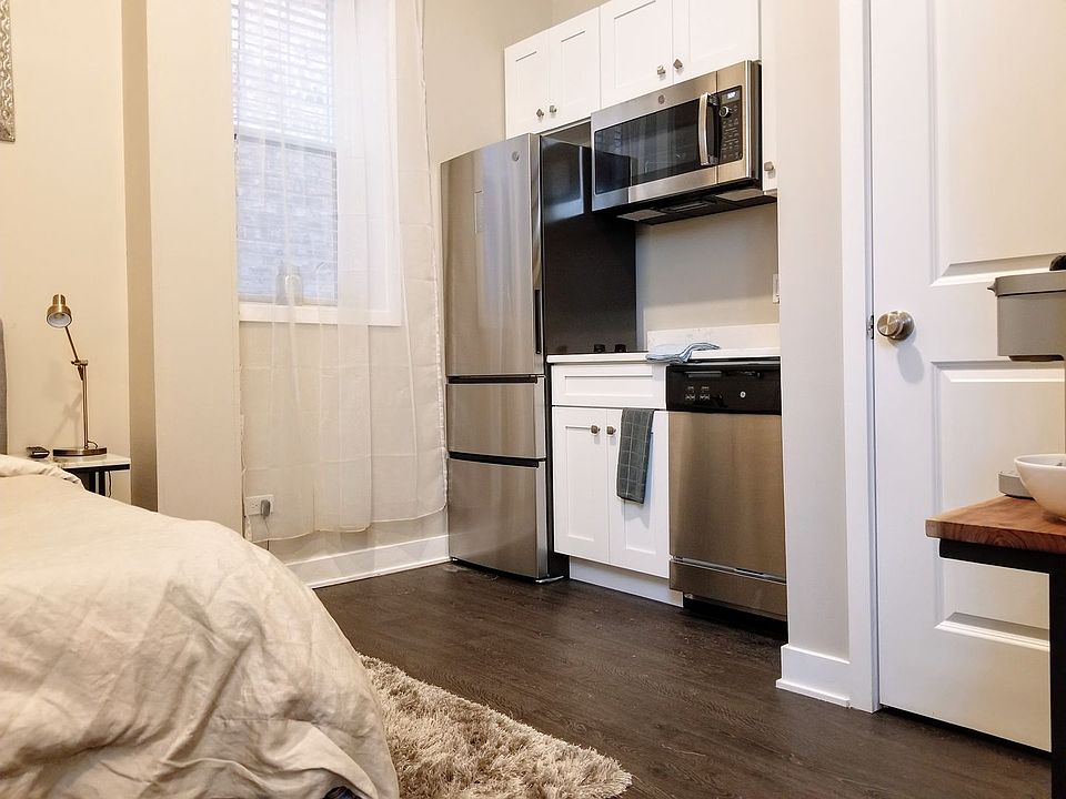 1st image of 1409 W Diversey Pkwy #211