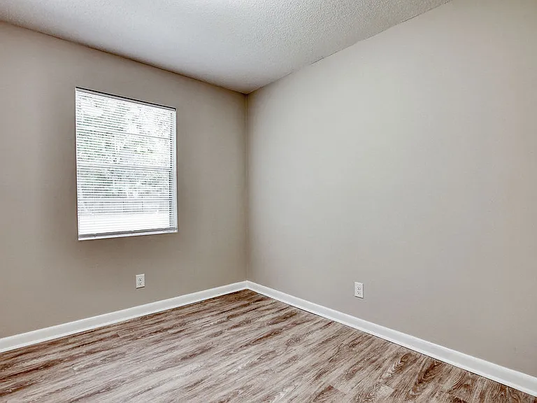 726 Fleming Rd — Photo 17