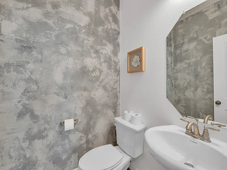 520 S Meadowlark St #B — Photo 24
