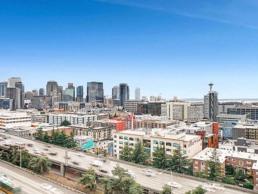 Building Photo - 530 Melrose Ave E #507