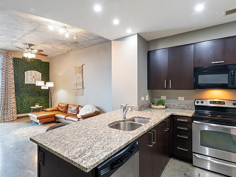 1510 Demonbreun St #706 — Photo 6