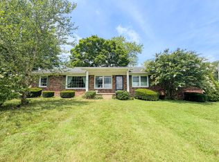 830 Royal Elm Cir, Hartsville, TN 37074