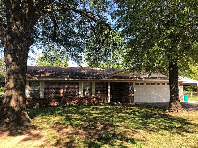 1st image of 1820 Ballard Dr